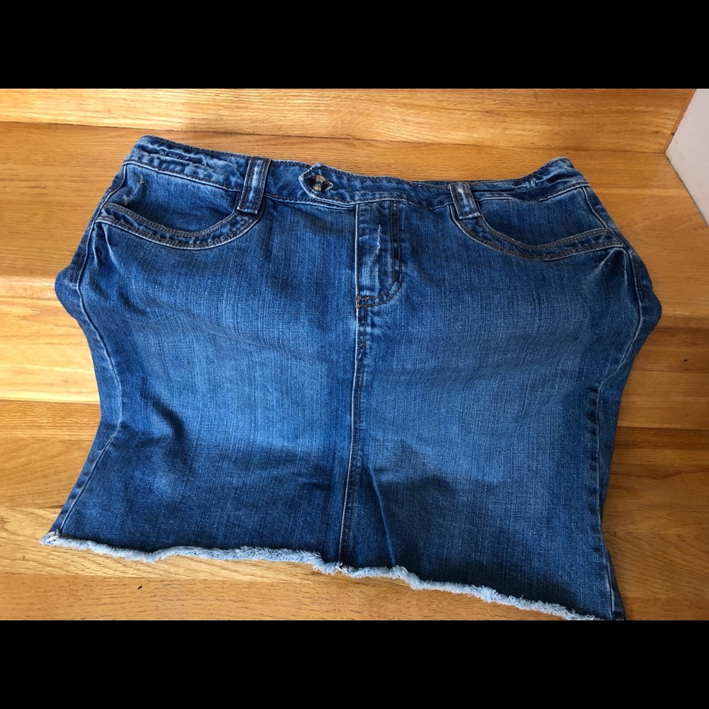 💛 5/$20- Old navy fringe denim skirt